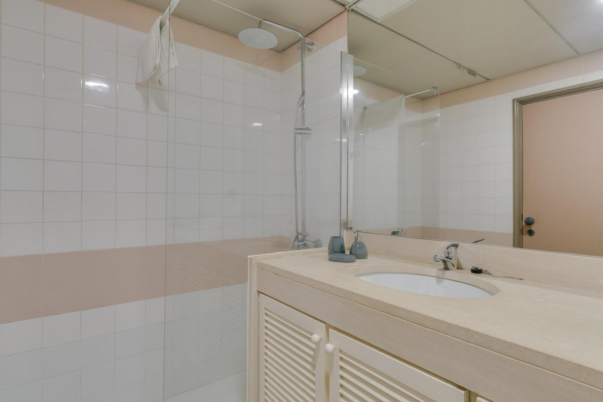 Avenida Arriaga 405 Appartement *